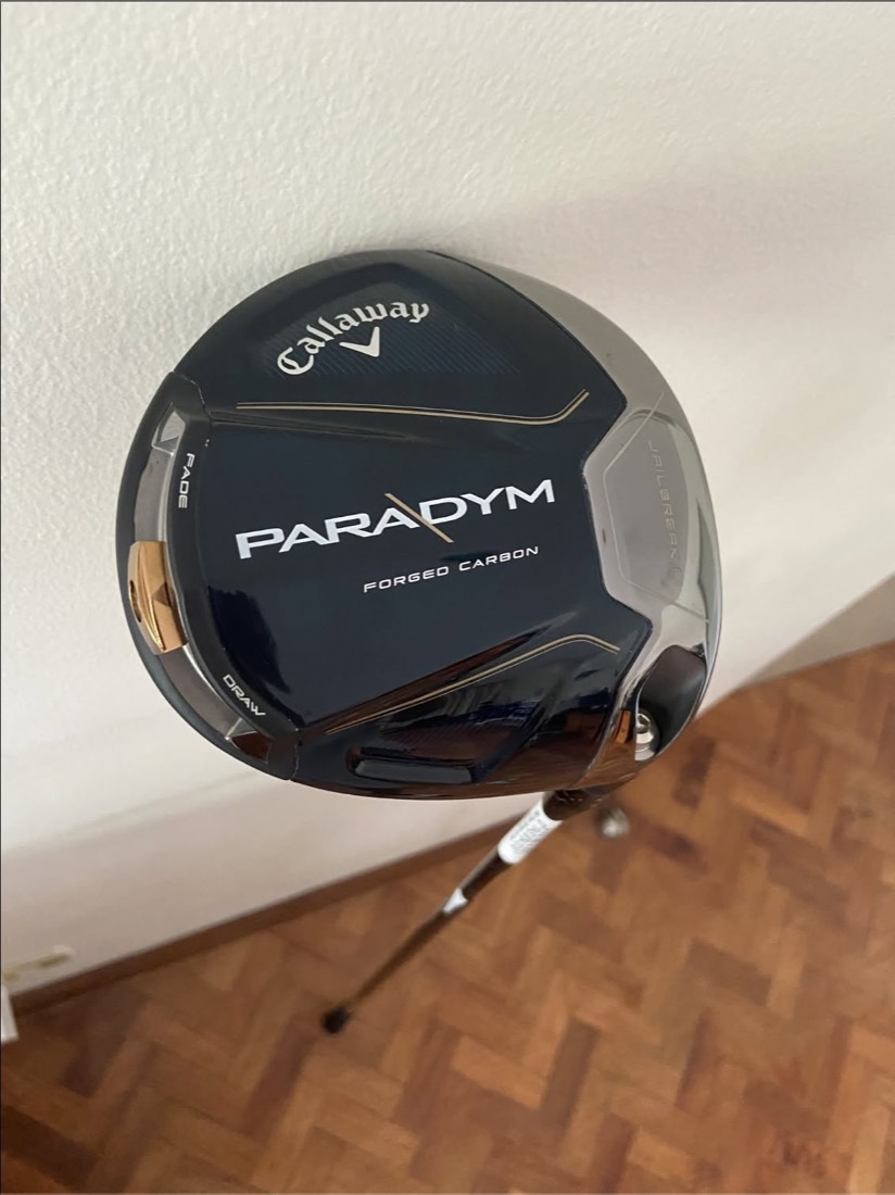 The carbon crown of a Callaway Paradym driver seen from above.